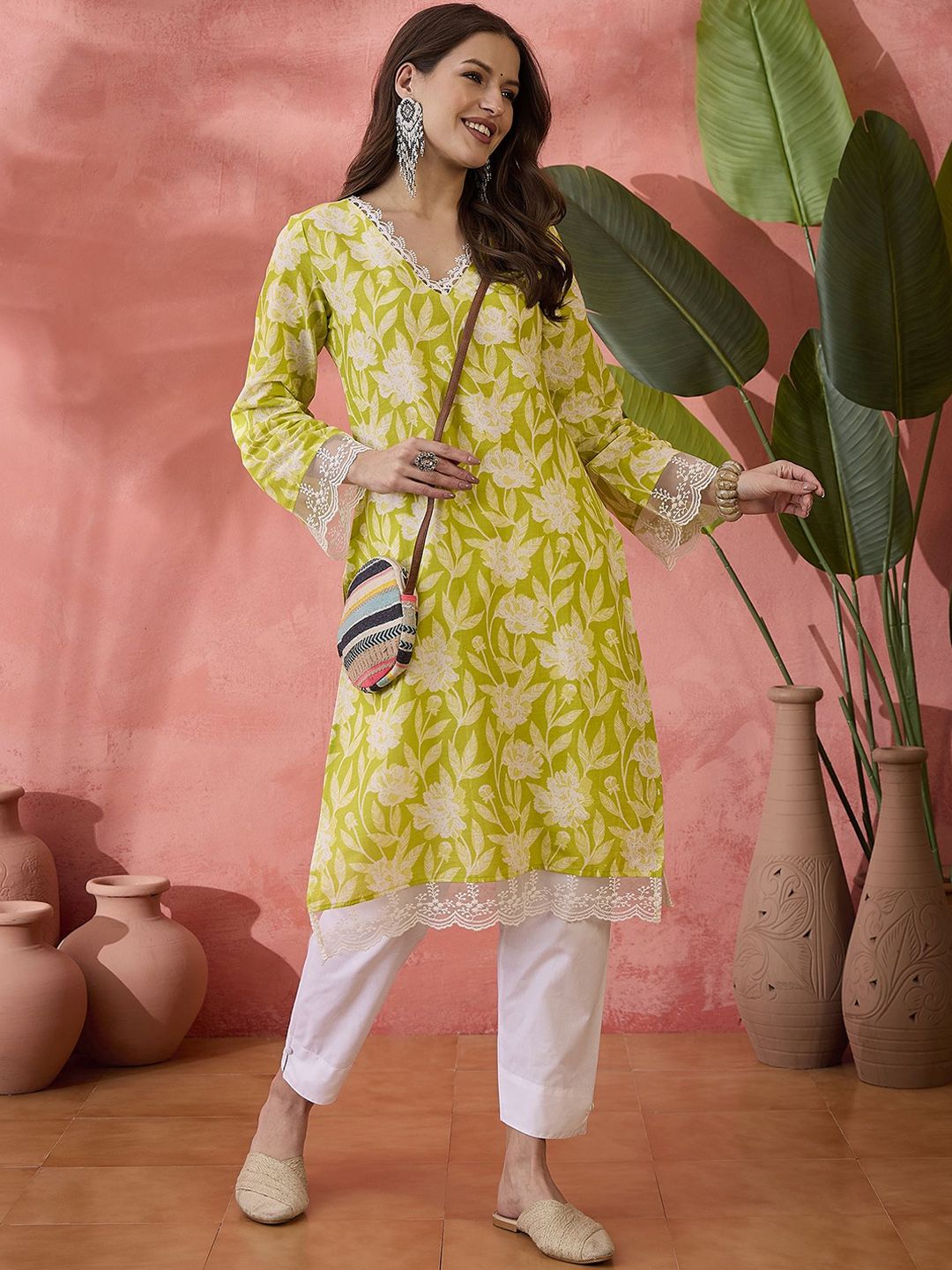 Black Floral Printed V-Neck Thread Work Pure Cotton Straight Kurta - Image 2